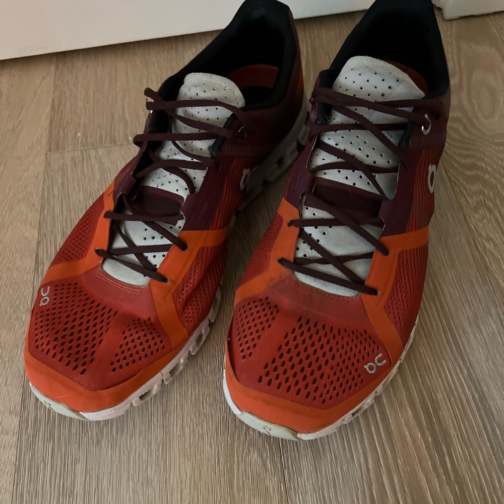 Men’s OnCloud running shoes